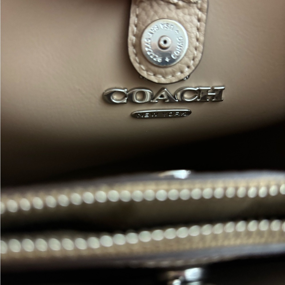 Coach large Town Bucket Bag - Picture 4 of 11